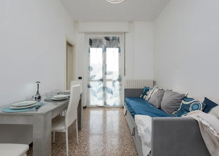 Homelovers Bright&white House Navigli District * Milano