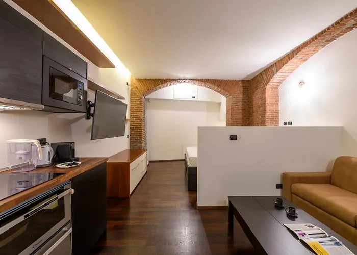 Sforza 57 - Romantic Escape With Jacuzzi דירה מילאנו