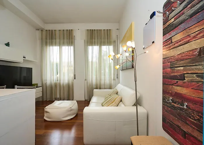 Life - Duomo Cozy Flat - Free Indoor Parking Apartmán Milán