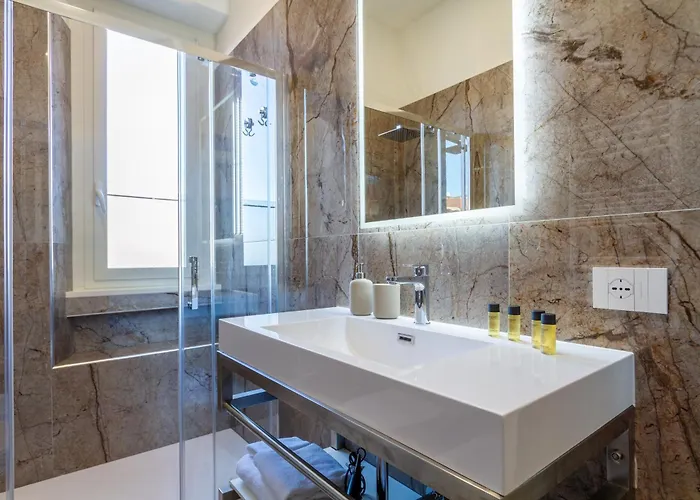 5min From Metro M1 New Flat דירה