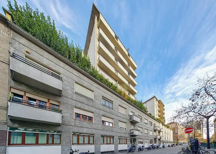 Santa Sofia M4 Chic - Center Apartment Milan