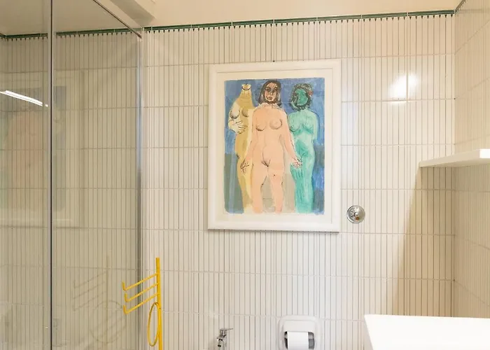 Designer In Center Daire *