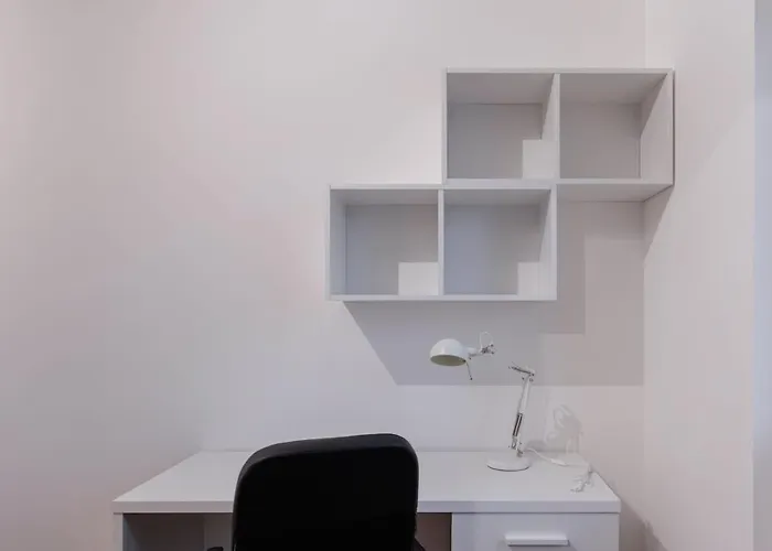 Cinzia's House - 5 Minutes From The Metro