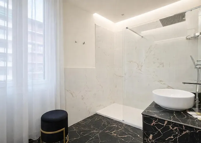 Black Lux 2br In Close To Navigli * ميلان