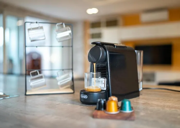 شقة Skyline Penthouse - Terrazzo Panoramico & Metro 5min