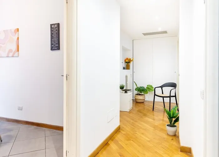 Duomo 15 Min Walk - Historic Center, 4 Bedrooms And 2 Terrace