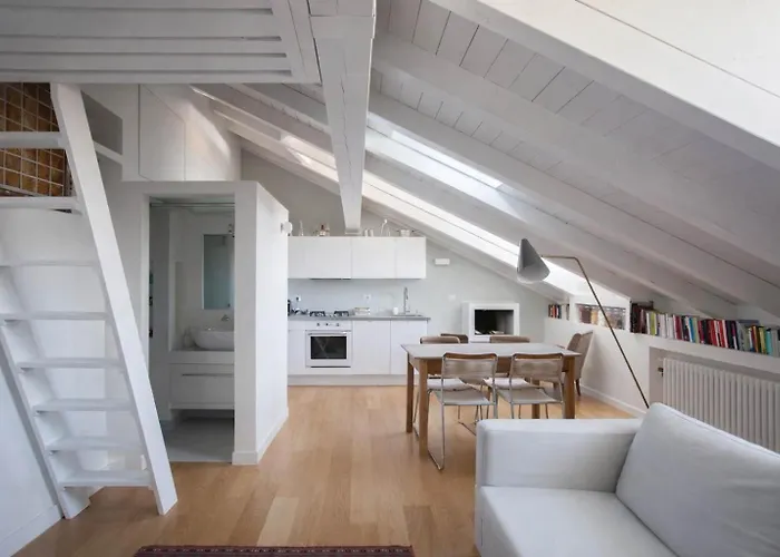 Charming Loft On The Navigli * Милан