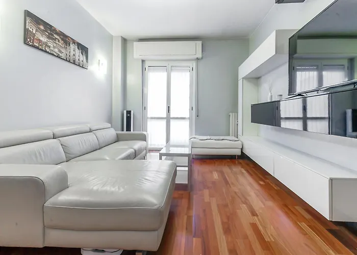 New Near Station 3 Bedroom Appartamento