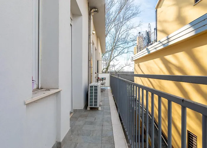 Excl 2bdr Vicino Fondazione Prada & Porta Romana Apartment