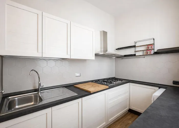 Elegant 3br 15 Min Walk To The Duomo, 2 Min To Sempione