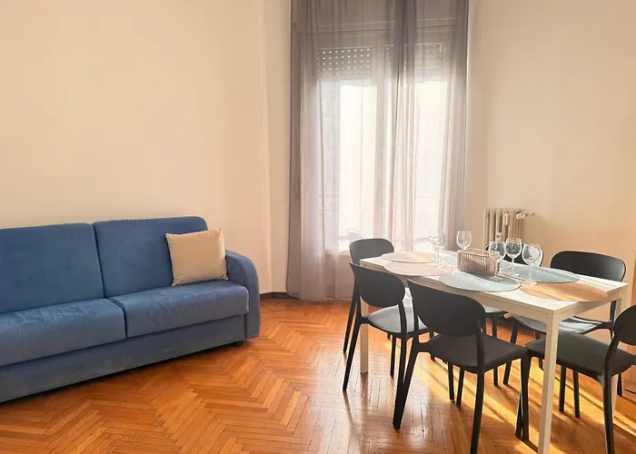 3 Bedrooms Separate 1 Min Walk From Brera, 15 Min Duomo * Milano