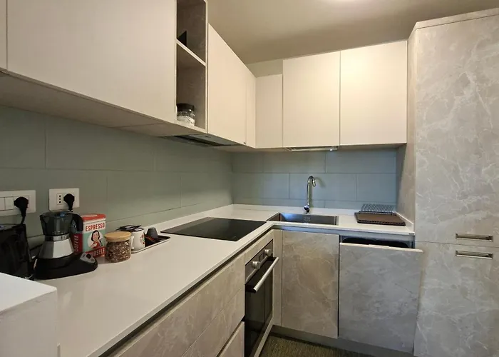 Bright With Terrace And Free Parking *