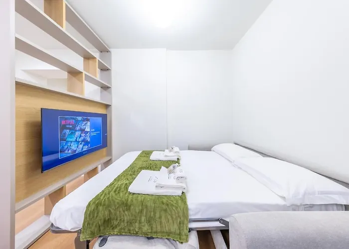 Centre Luxury, 2bdr, Sleeps 5 Apartmán *