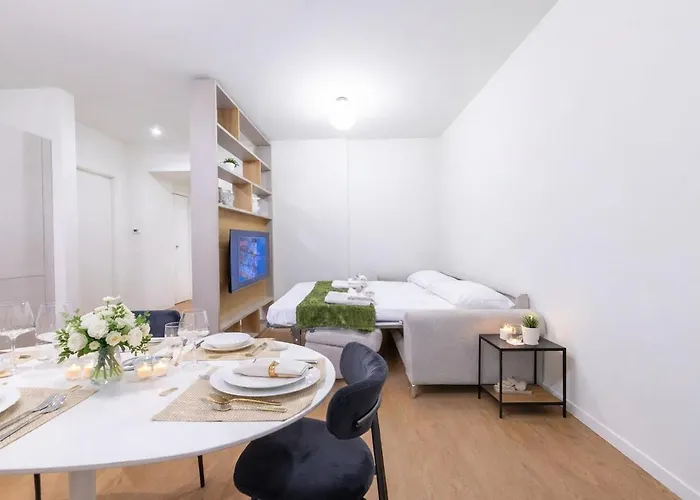 Centre Luxury, 2bdr, Sleeps 5 * Milán