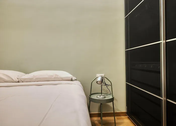 Hostmate - - Farini's Charm - Isola 아파트 밀라노