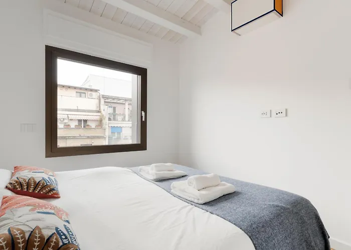 Guesthost - Modern Terrace Flat In Solari Area Lejlighed