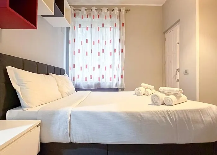 Family 2br With Balcony, Near Metro