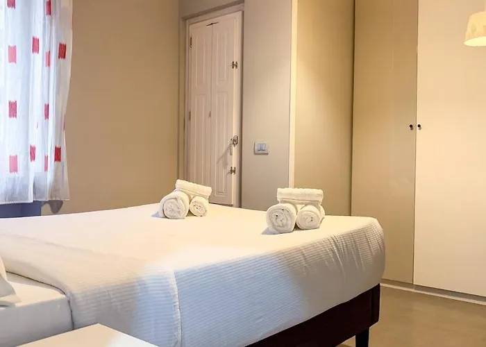 Family 2br With Balcony, Near Metro דירה