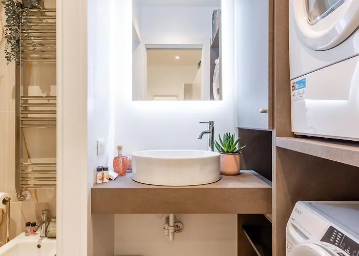I-host Elegant Flat Near Bocconi & Center Milano