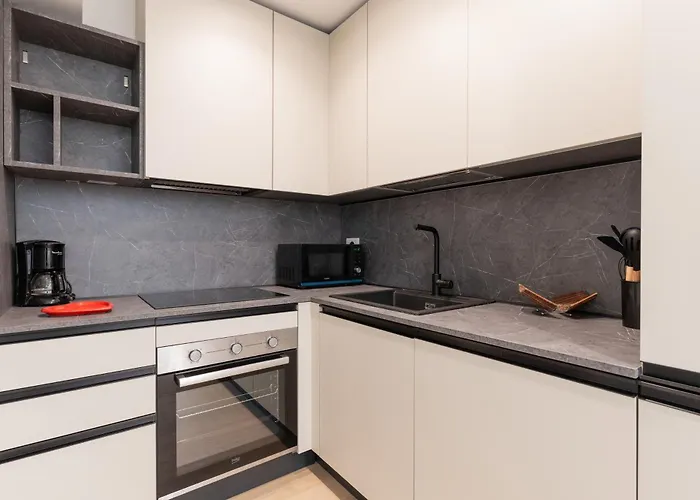 Guesthost - Luxury De Angeli,