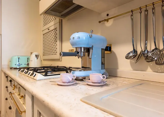 Three-room Flat With Balcony In Porta Romana Daire