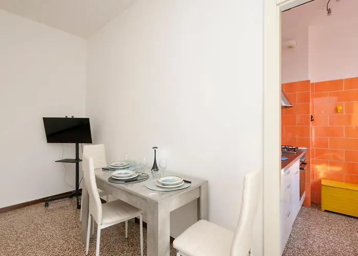 Homelovers Bright&white House Navigli District *
