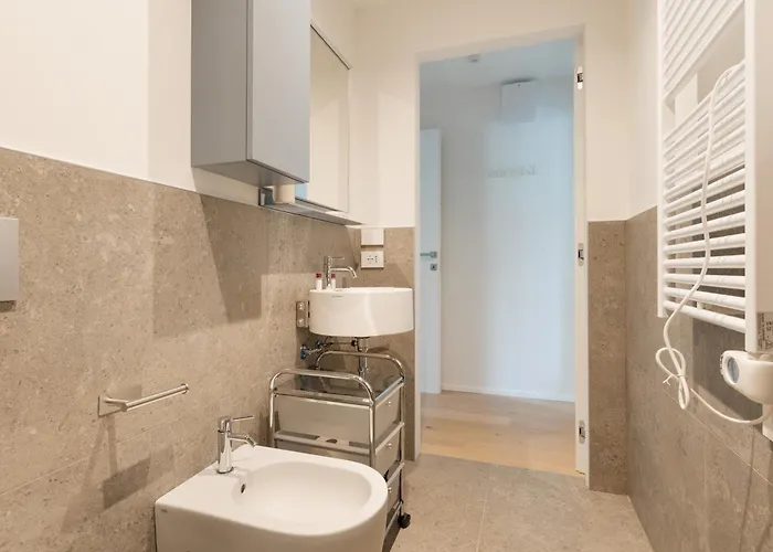 Guesthost - Cozy Balcony Porta Romana