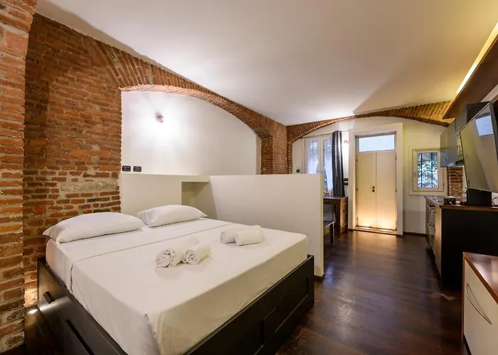 Sforza 57 - Romantic Escape With Jacuzzi מילאנו