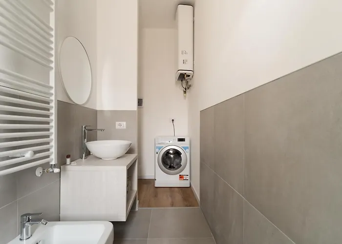 Guesthost - Comfy Balcony X4 Turro * Milán