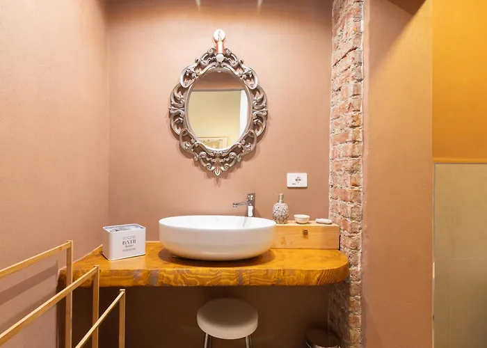 Апартаменты Charm Two-room Bocconi Navigli Darsena *