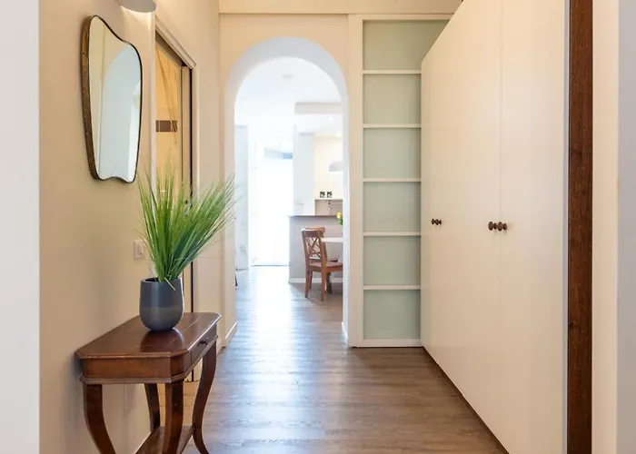 Stylish Apartment-Near Corso Como-Metro Garibaldi * Milano