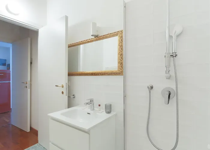 Guesthost - Comfy Terrazza Farini In Derganino דירה