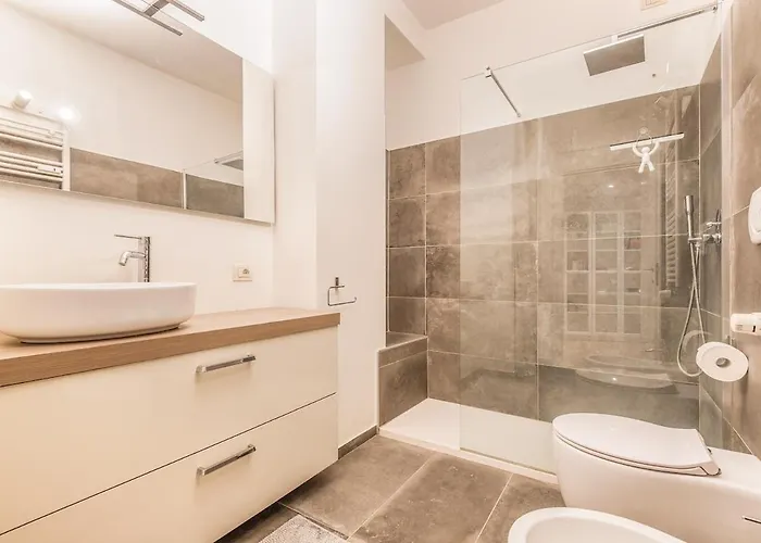 Fara- Train Station 5'-linate Airport 14'