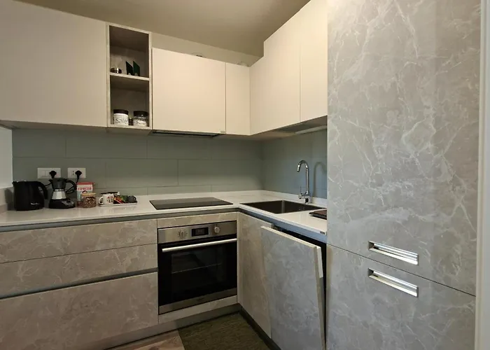 Bright With Terrace And Free Parking * Милан