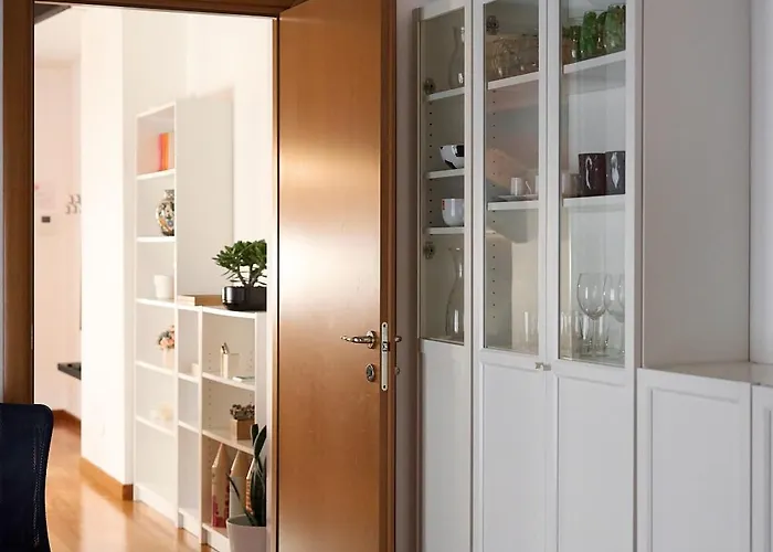 Luxury Penthouse Porta Romana شقة *