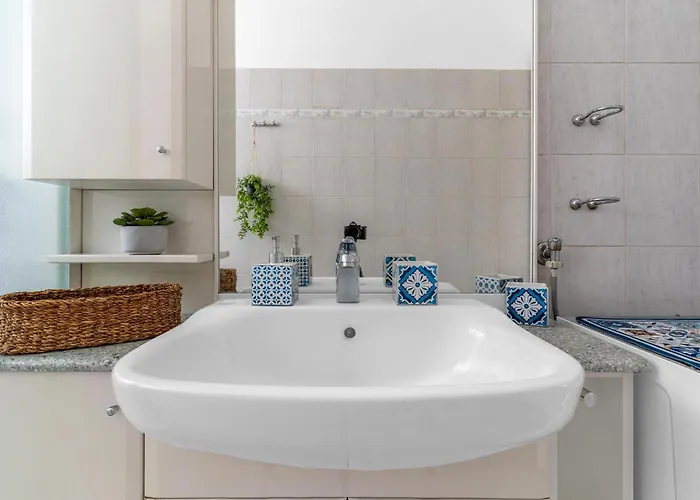 Casa Sibilla - Balcony Apartment, 7min Linate & Arena, Fast Wifi Milano