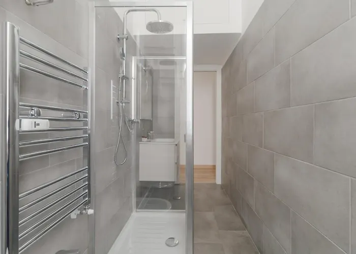 Guesthost - Modern Flat In Vigentino *