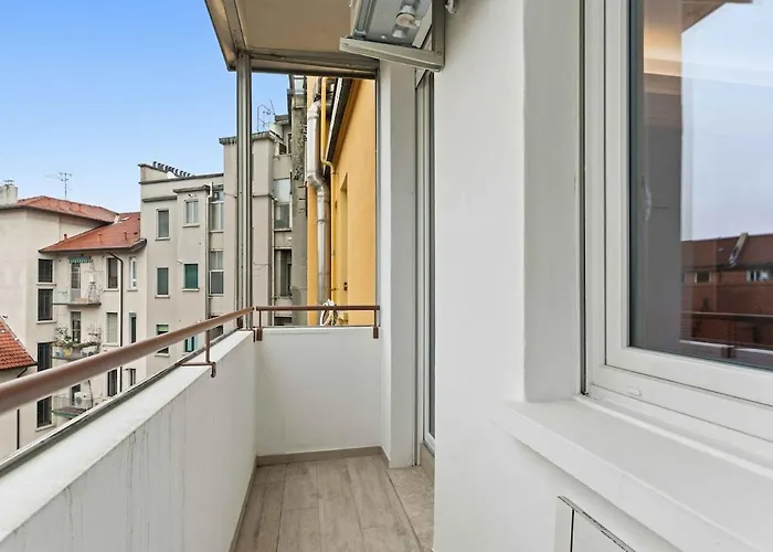 Premium With Balcony - Hospital Besta Daire *