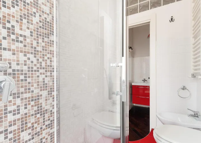 Guesthost - Cozy Balcony Meda * Milan