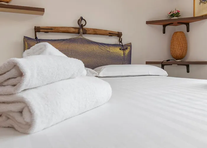 I-host 2br With Balcony Porta Romana Daire *