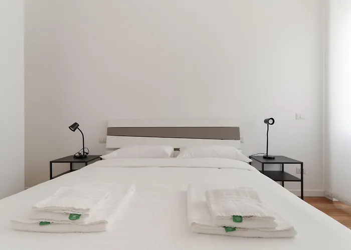 Guesthost - Comfy Ghisolfa Lägenhet *