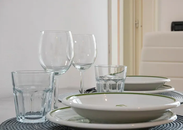 Homelovers Bright&white House Navigli District Appartamento *