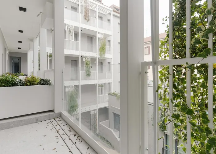 Guesthost - Cozy Balcony Porta Romana Μιλάνο