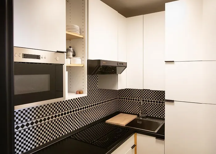 Designer In Center Daire Milano