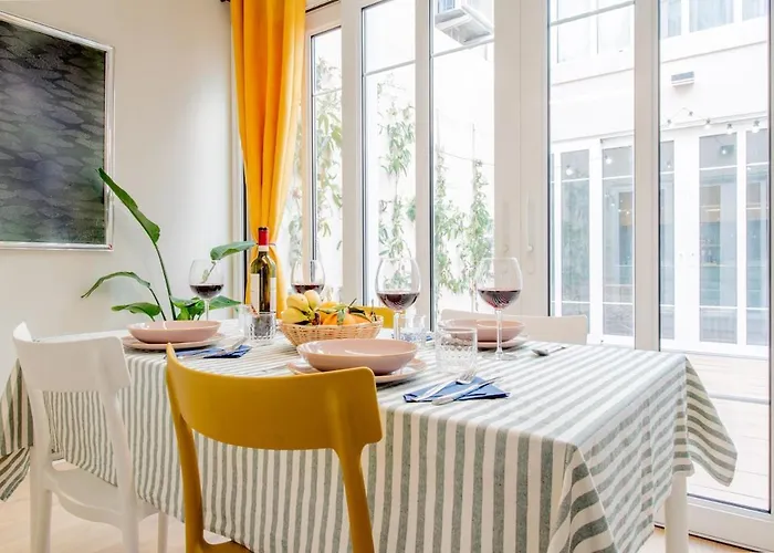 Private Parking In Chinatown - Bright Pearl