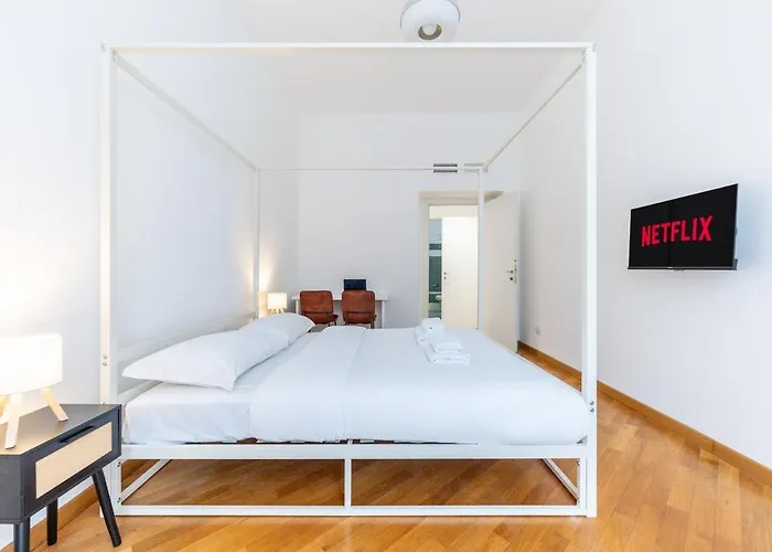 Duomo 15 Min Walk - Historic Center, 4 Bedrooms And 2 Terrace *