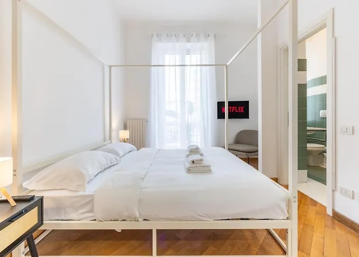 Duomo 15 Min Walk - Historic Center, 4 Bedrooms And 2 Terrace アパート
