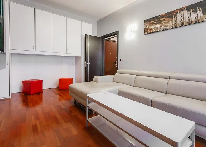 New Near Station 3 Bedroom Milano