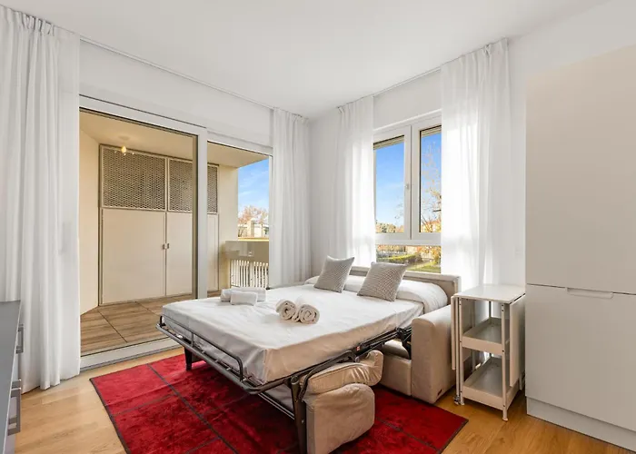 Bilocale Con Terrazzo Vicino M1 - San Siro Daire