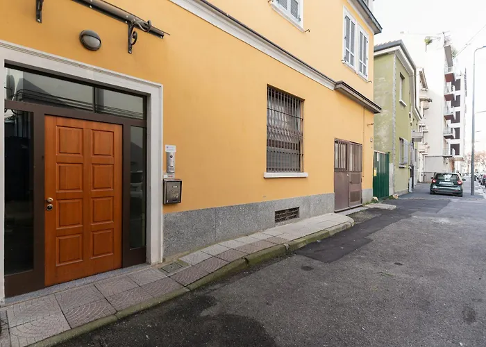 Guesthost - Comfy Terrazza Farini In Derganino * מילאנו